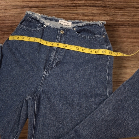 WeWoreWhat Frayed Waist & Hem High-Rise Straight Leg Blue Denim Jeans Size 28 - Picture 12 of 16